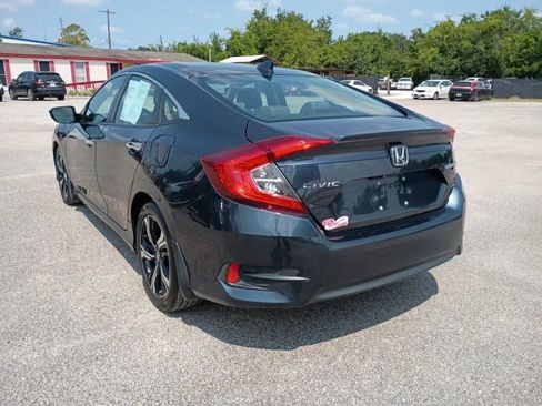 Used 2016 Honda Civic Touring image 3