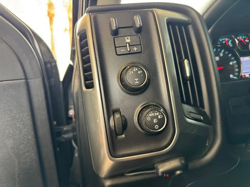 Used 2015 Chevrolet Silverado 2500 LT w/ LT Convenience Package image 18