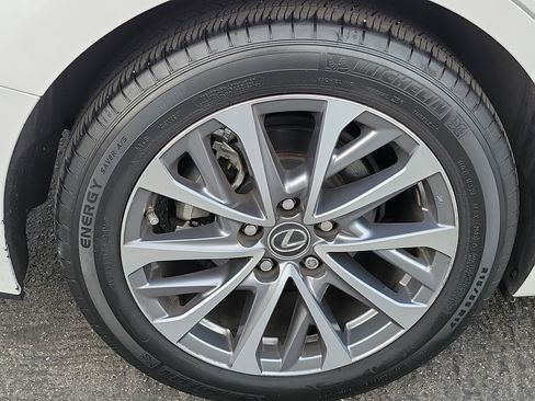 Used 2024 Lexus ES 350 w/ Accessory Package (Z1) image 24