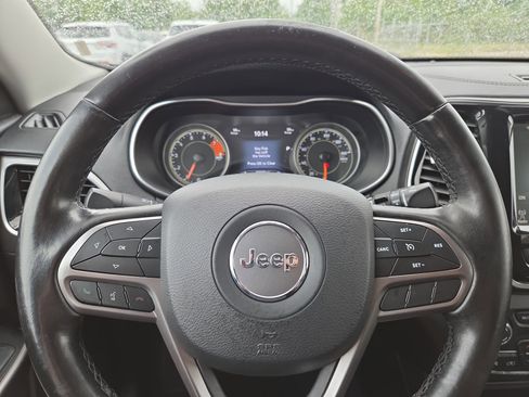 Used 2019 Jeep Cherokee Limited image 10