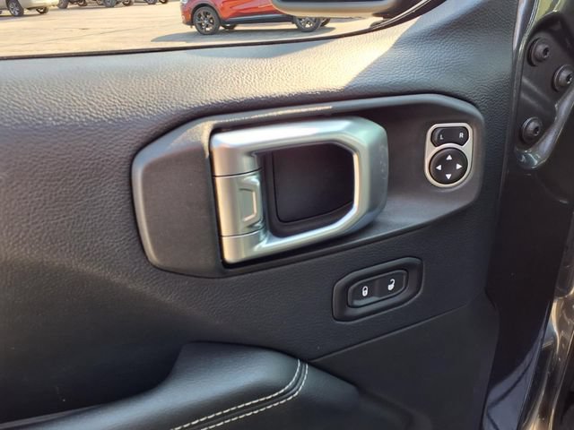 Used 2018 Jeep Wrangler Unlimited Sahara AWD/4WD image 19