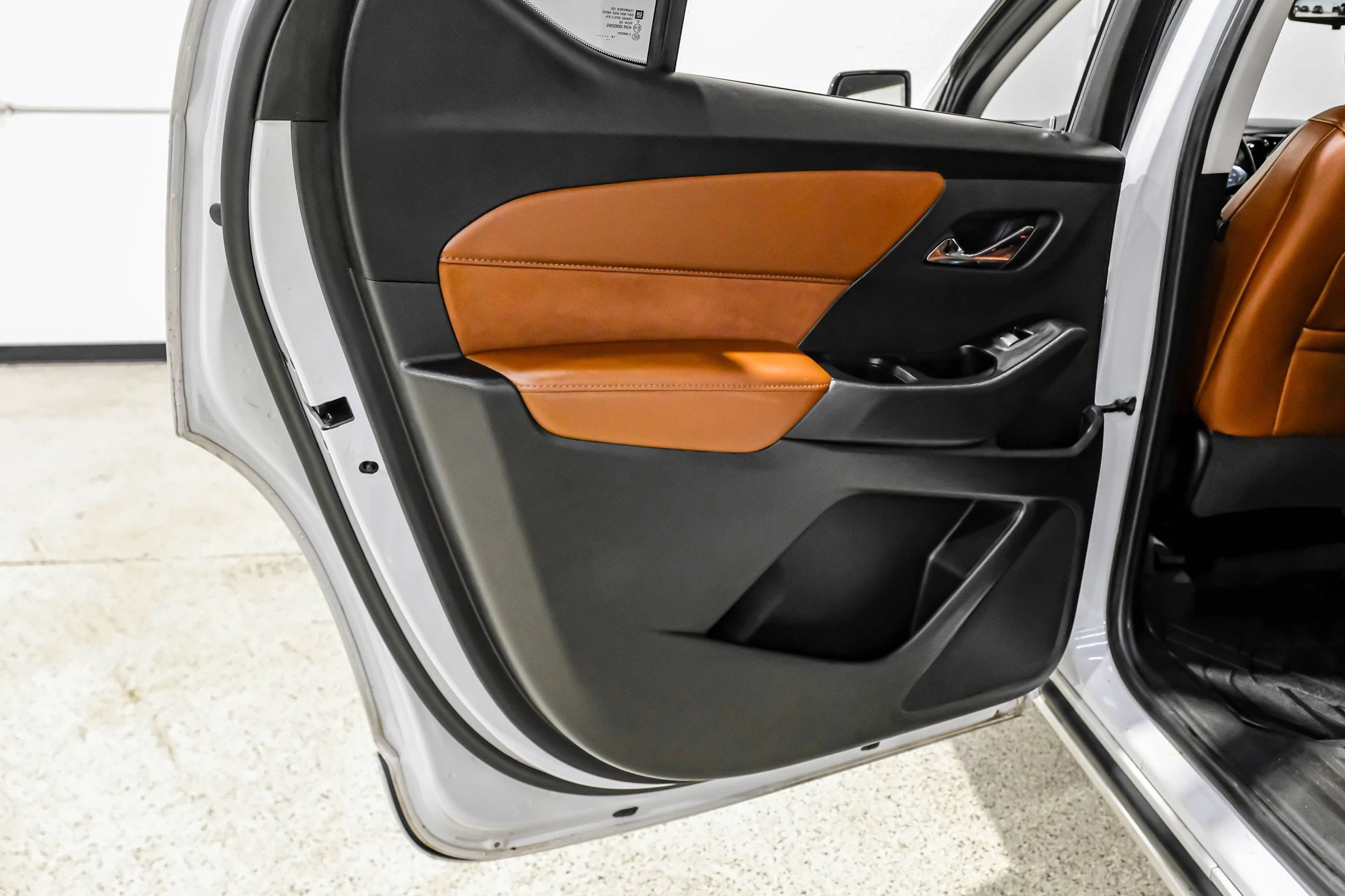 Used 2019 Chevrolet Traverse High Country w/ LPO, Floor Liner Package AWD/4WD image 68