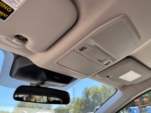 New 2025 Nissan Kicks SR image 25