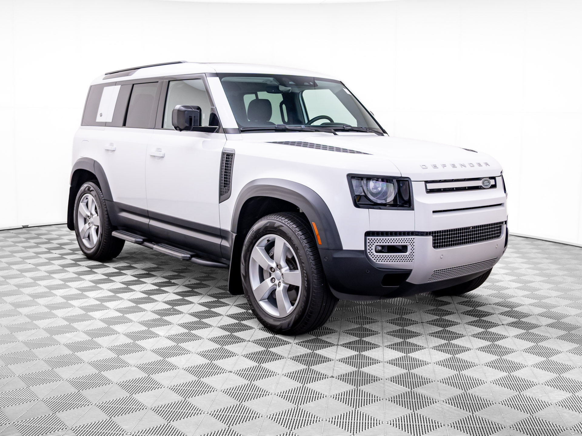 Used 2023 Land Rover Defender 110 SE AWD/4WD image 7