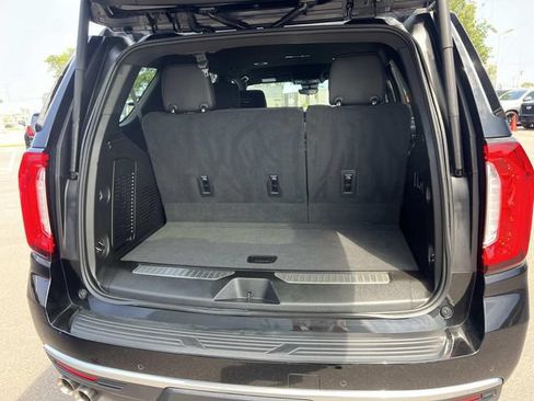 Used 2023 GMC Yukon Denali w/ Advanced Technology Package AWD/4WD image 10