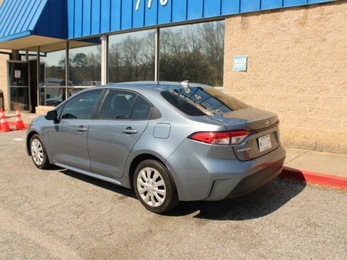 Used 2022 Toyota Corolla LE image 5