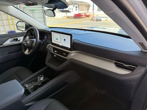 Used 2026 Ford Explorer Active w/ Active Comfort Package image 11
