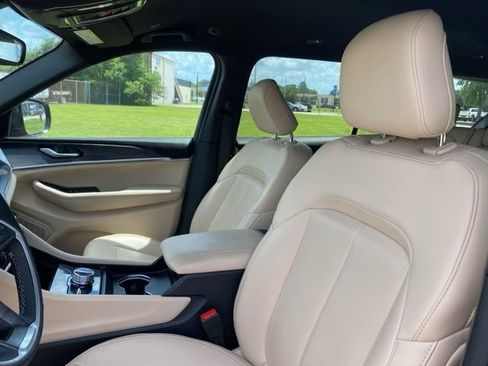 Used 2025 Jeep Grand Cherokee L Limited AWD/4WD image 15