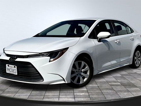 Used 2023 Toyota Corolla LE image 12
