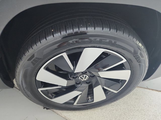 Used 2026 Volkswagen Atlas Cross Sport SE FWD image 38