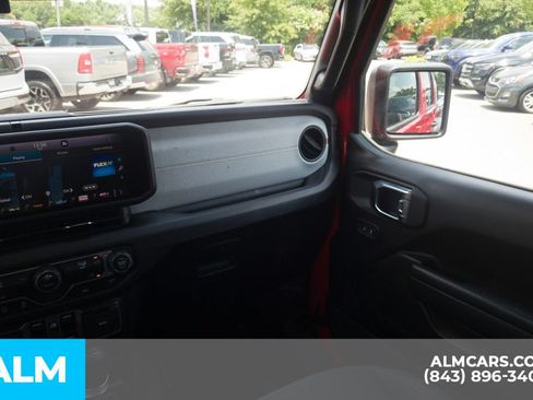 Used 2025 Jeep Wrangler Unlimited Sport AWD/4WD image 18