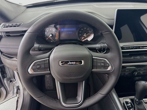 New 2026 Jeep Compass Latitude image 12