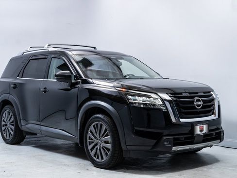 Used 2022 Nissan Pathfinder SL w/ SL Premium Package image 9