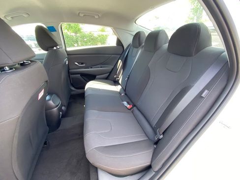 New 2026 Hyundai Elantra SE FWD image 30