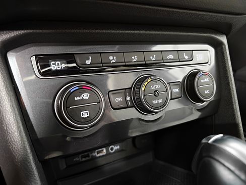 Used 2020 Volkswagen Tiguan SE R-Line image 21