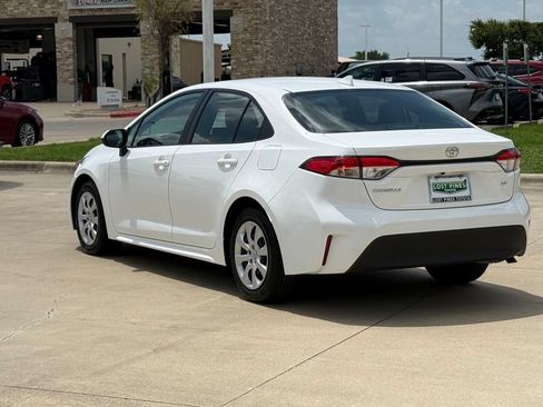Used 2023 Toyota Corolla LE FWD image 5