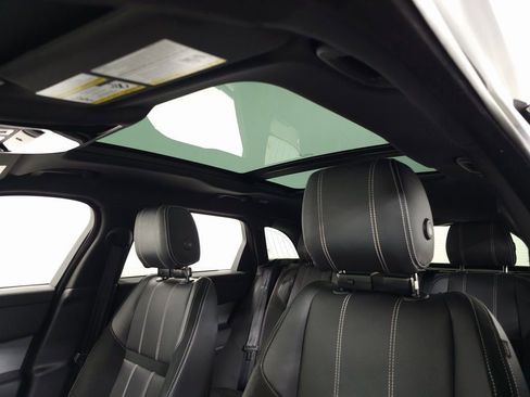 Used 2018 Land Rover Range Rover Velar R-Dynamic SE image 18
