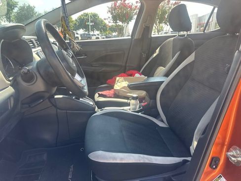 Used 2020 Nissan Versa SV FWD image 6