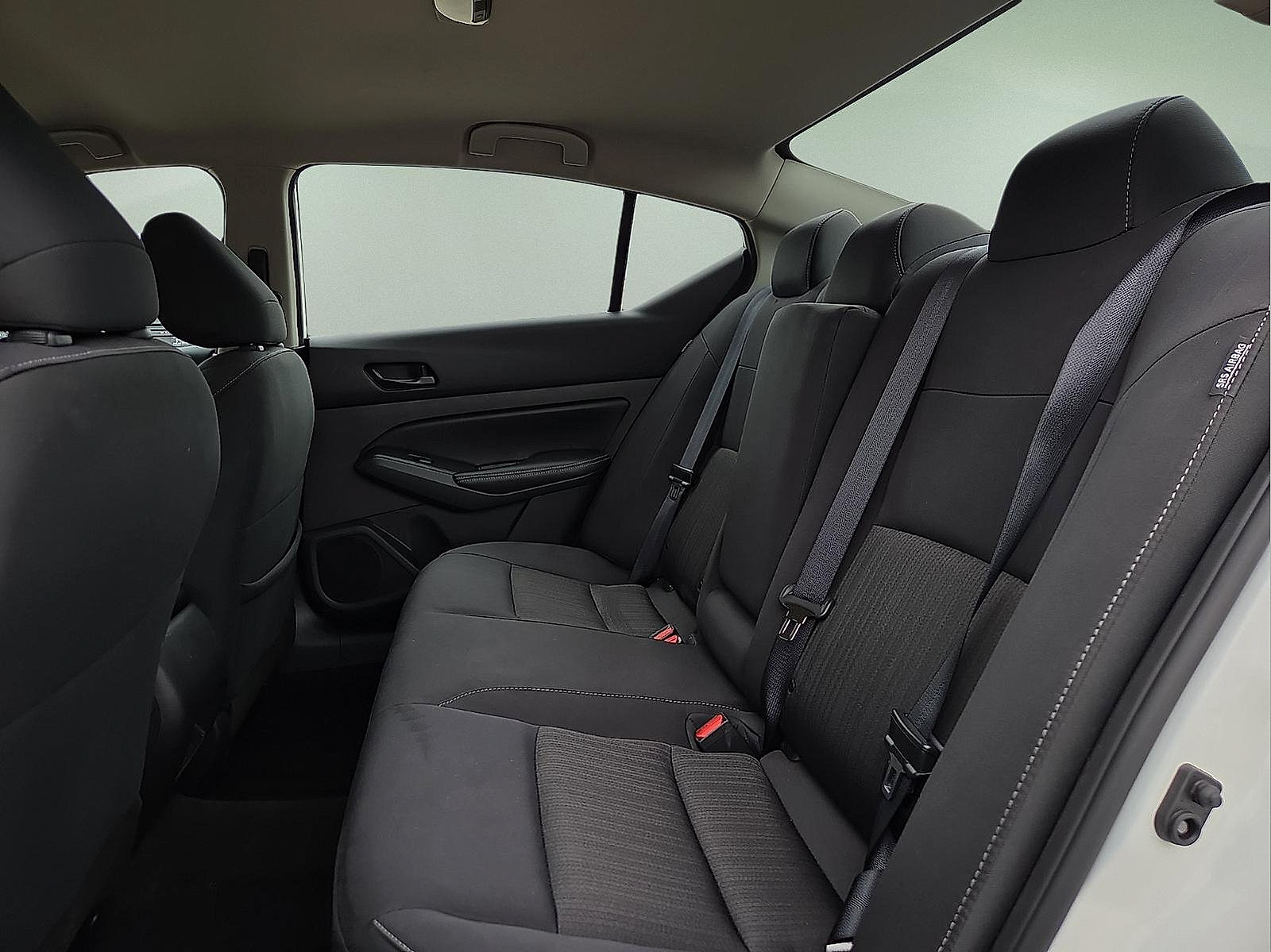 Used 2025 Nissan Altima 2.5 SV FWD image 10