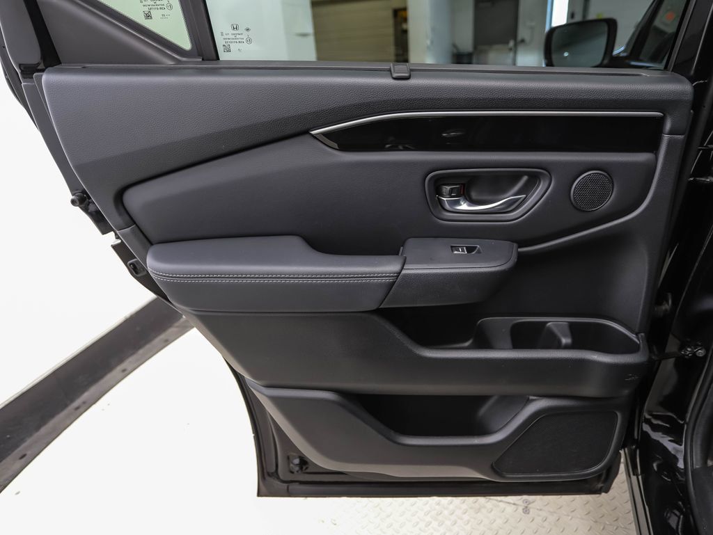 Used 2023 Honda Pilot Touring image 19