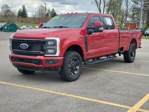Used 2023 Ford F250 Lariat w/ Sport Appearance Package AWD/4WD image 2