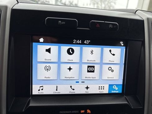 Certified 2018 Ford F150 Lariat image 28