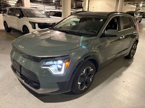 Used 2023 Kia Niro Wave w/ Wave Preserve Package FWD image 7