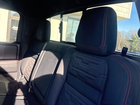 Used 2023 Nissan Frontier PRO-4X w/ Technology Package image 5