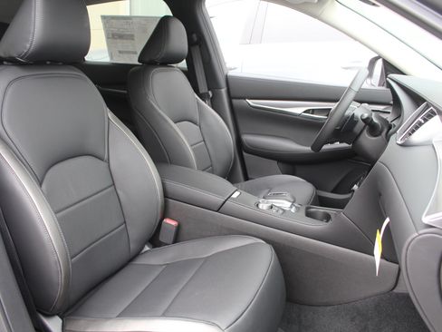 Certified 2025 INFINITI QX50 Luxe image 20