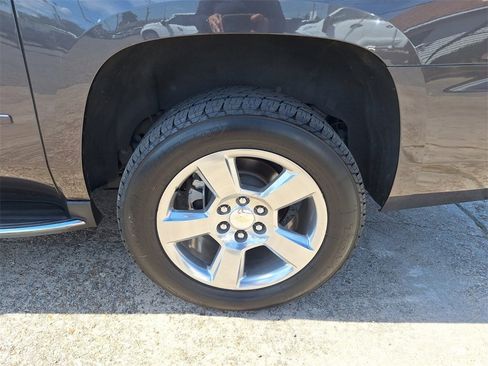 Used 2018 Chevrolet Suburban Premier image 23