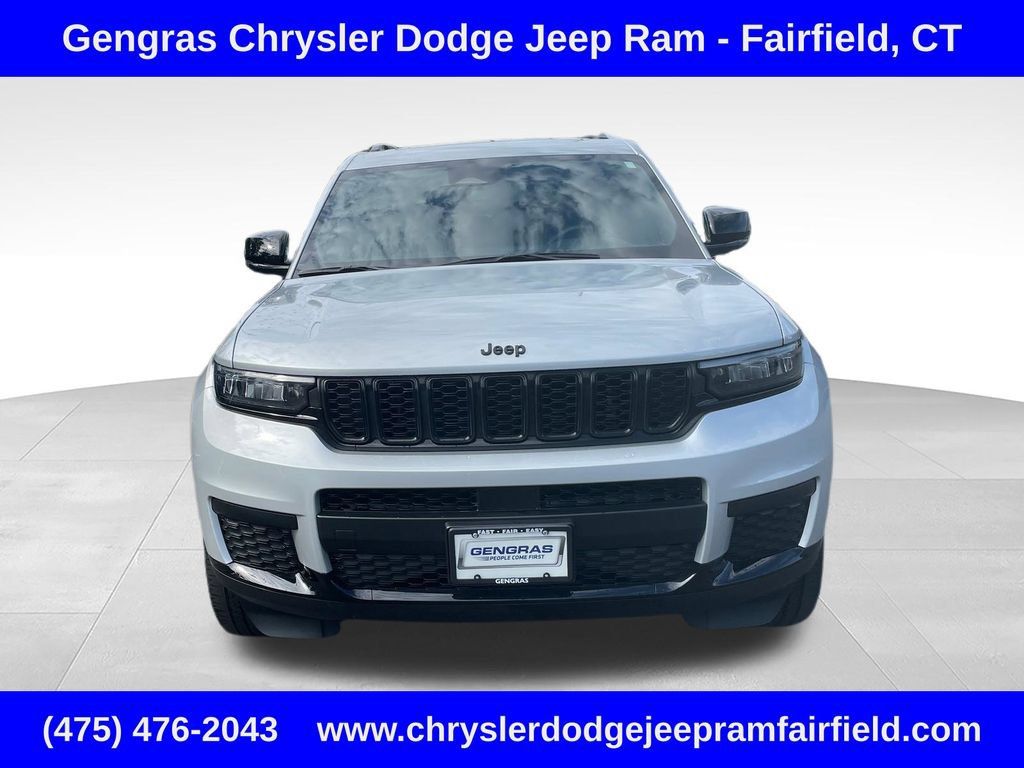 Used 2023 Jeep Grand Cherokee L Altitude AWD/4WD image 2
