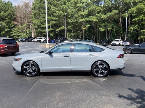 Used 2026 Honda Accord SE image 7