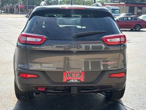 Used 2018 Jeep Cherokee Trailhawk AWD/4WD image 6
