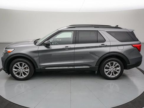 Certified 2023 Ford Explorer XLT w/ Equipment Group 202A AWD/4WD image 7