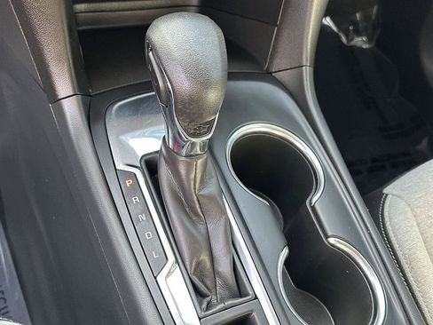 Used 2022 Chevrolet Equinox LS w/ LS Convenience Package image 17