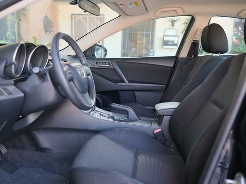 Used 2012 MAZDA MAZDA3 i Touring FWD image 11