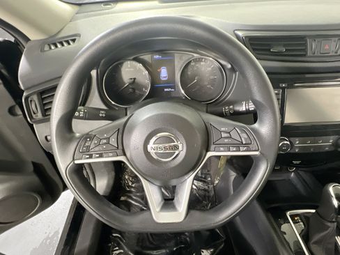 Used 2018 Nissan Rogue S AWD/4WD image 11