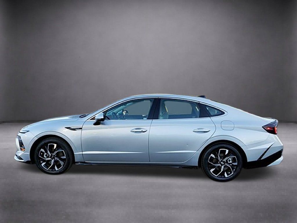 Certified 2025 Hyundai Sonata SEL FWD image 9
