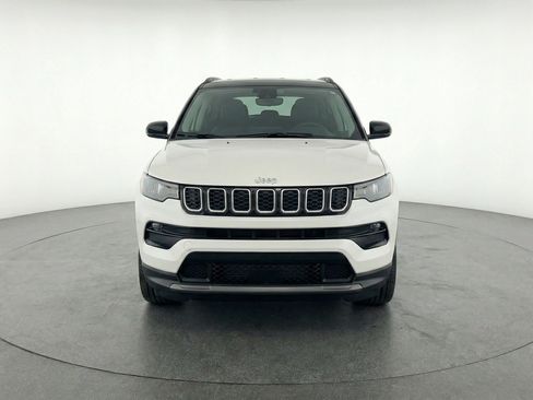 Used 2025 Jeep Compass Limited image 2
