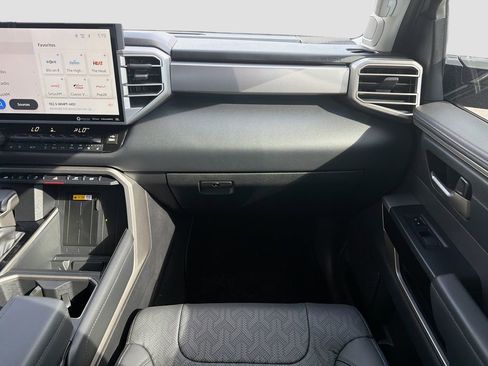 Used 2024 Toyota Tundra Limited image 17