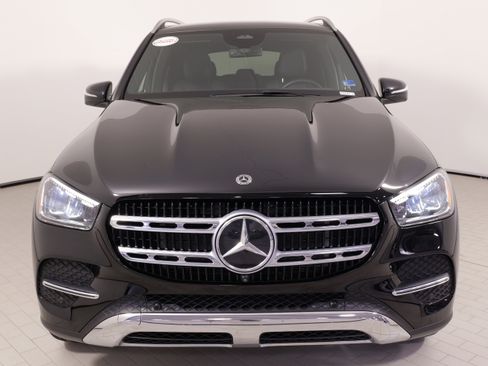 Used 2025 Mercedes-Benz GLE 450e 4MATIC w/ Winter Package image 5