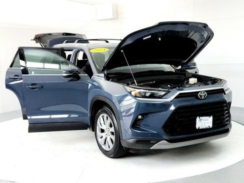 Certified 2024 Toyota Grand Highlander AWD image 9