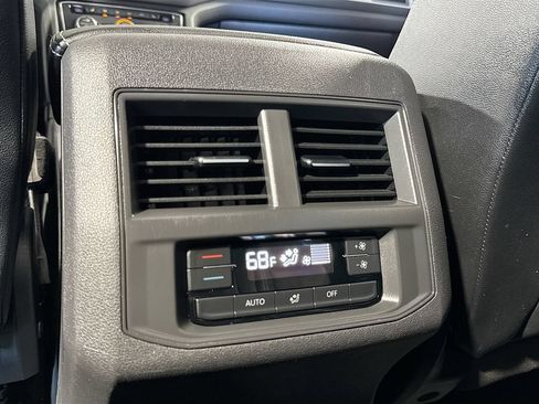 Used 2021 Volkswagen Atlas SE w/ Towing Package AWD/4WD image 12