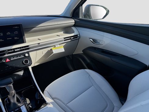 New 2026 Hyundai Tucson SEL FWD image 16