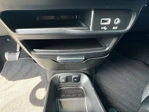 Used 2019 Chrysler Pacifica Touring-L w/ S Appearance Package FWD image 25