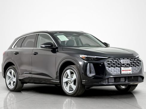 Used 2025 Audi Q5 Premium Plus w/ Premium Plus AWD/4WD image 7