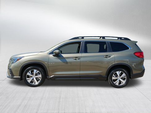 Used 2025 Subaru Ascent Premium AWD/4WD image 4