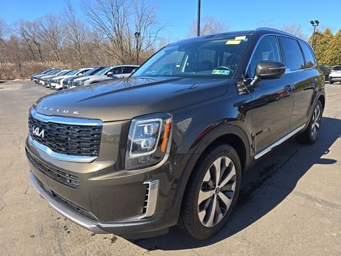 Certified 2022 Kia Telluride EX w/ EX Premium Package image 3
