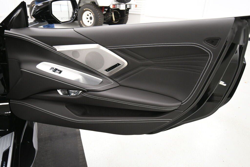 Used 2024 Chevrolet Corvette Z06 RWD image 33