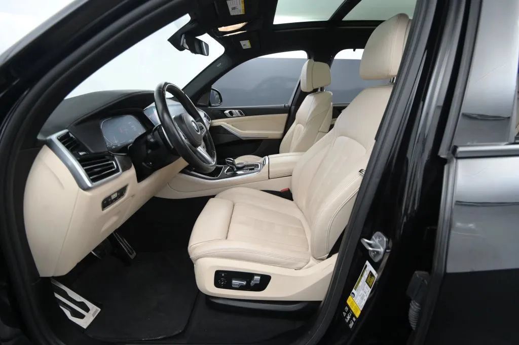 Used 2021 BMW X5 xDrive40i w/ M Sport Package AWD/4WD image 34